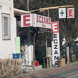 Öner Eczanesi; Eczane Öner; Gümüşlük