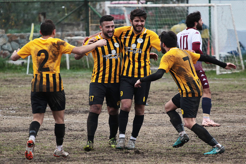 Gümüşlükspor 3 - 0 Muğla Üniversitesispor - Fotoğraf: Yalçın Çakır 26