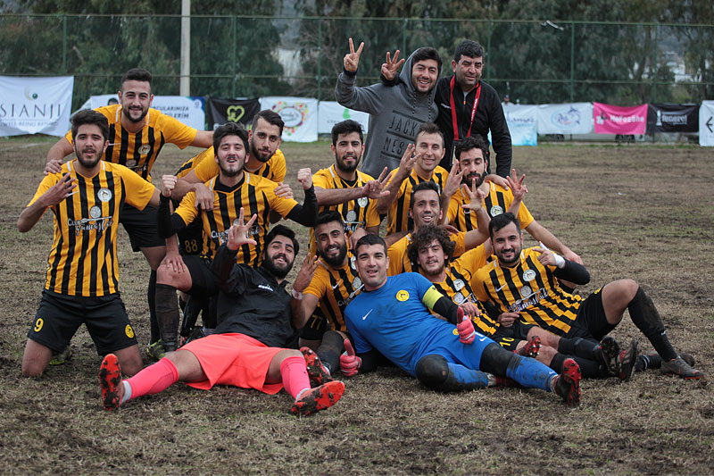 Gümüşlükspor 3 - 0 Muğla Üniversitesispor - Fotoğraf: Yalçın Çakır 29