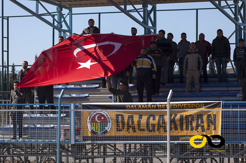 Dalaman Belediye Gençlikspor'un "Dalgakıran" adlı taraftar grubu