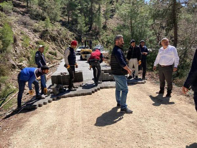 Kavaklıdere'nin en uzak mahallesine 8 kilometrelik yol yapıldı 1