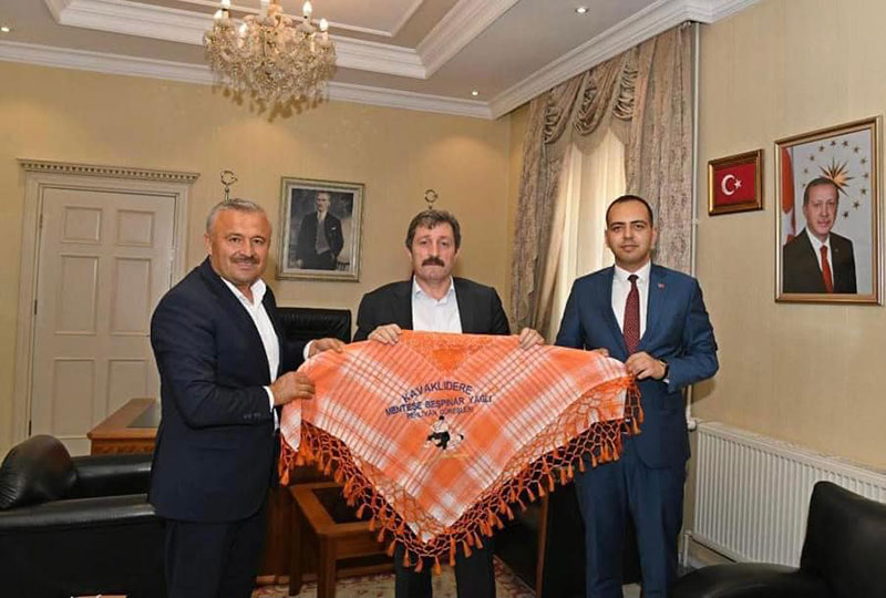 Kaymakam ve Belediye Başkanı Muğla Valisi Orhan Tavlı'yı ziyaret ederek festivale davet ettiler