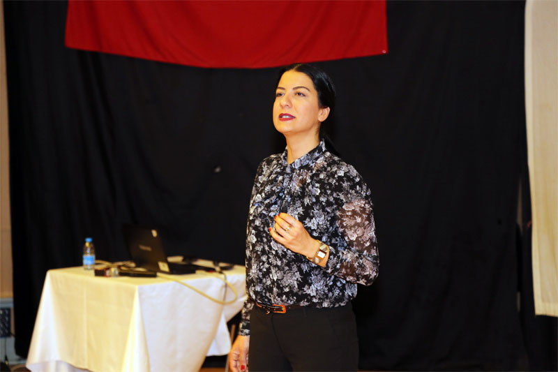 Sosyolog Sayra Sayar