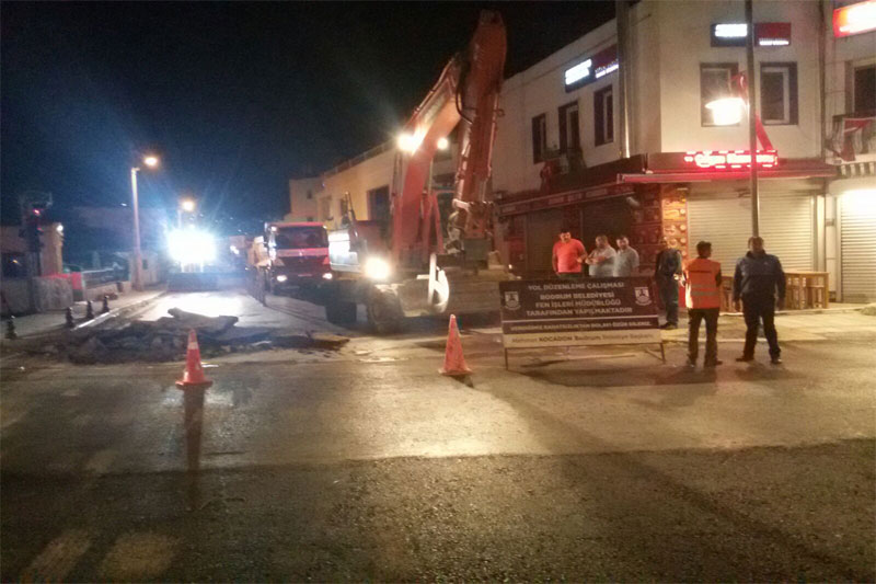 Bodrum'da ekipler gece gündüz çalışıyor 3