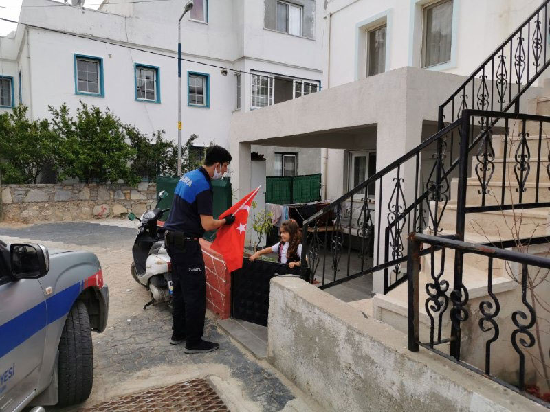 Haydi Bodrum sokağa değil balkona çıkalım 3