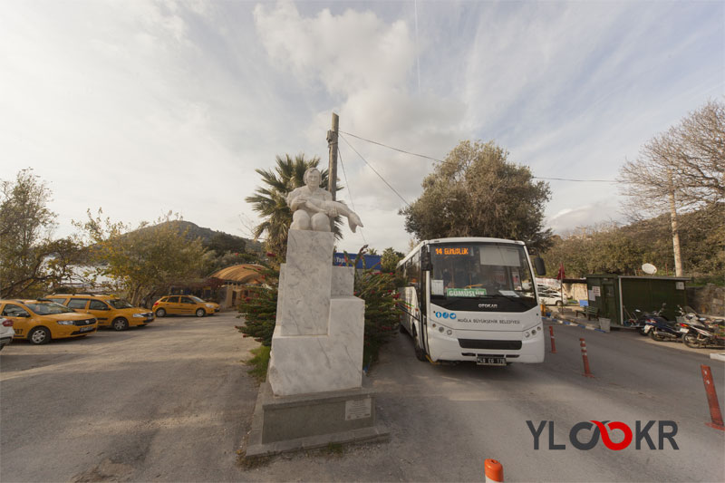 Gümüşlük Çarşı otoparklar