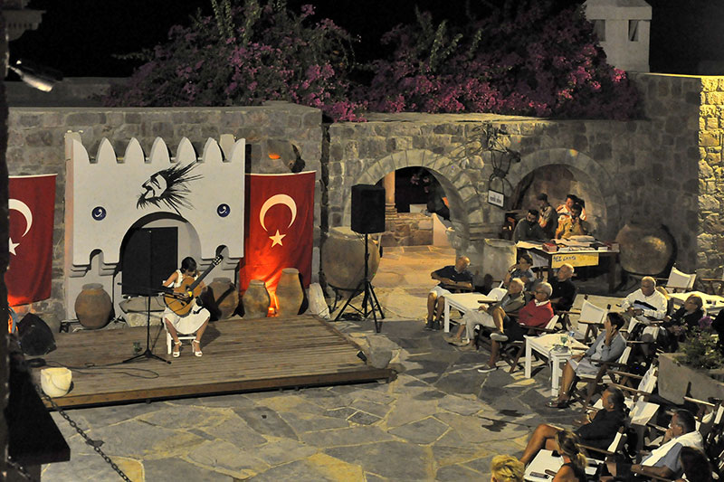 Gümüşlük Festivali'nde Begül Erhan konseri 2