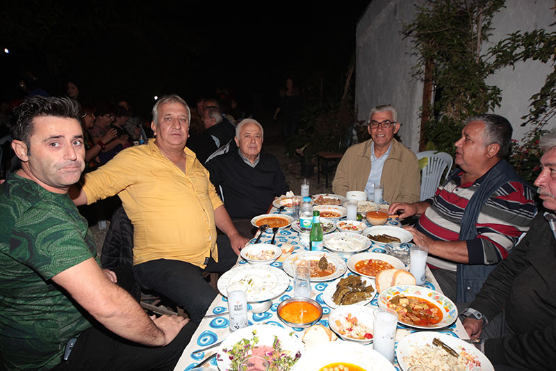 Özak, Erdem ve Karakaya'ların mutlu günü 66