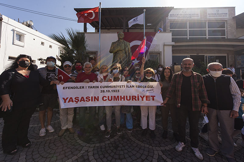 Gümüşlük mahallesinde 29 Ekim Cumhuriyet Bayramı öncesi ATA'ya saygı etkinliği 2