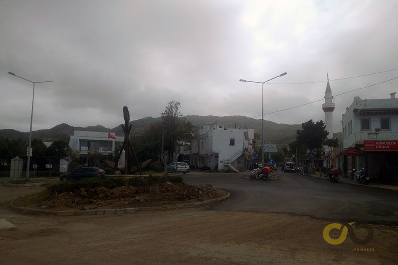 Speed and pot-holed road in Gümüşlük 2