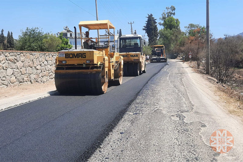 Turgutreis - Gümüşlük arası yolda sıcak asvalt çalışması 3