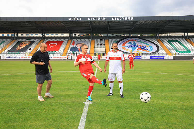 Muğla'da 19 Mayıs ve Atatürk coşkusu, futbol karşılaşması