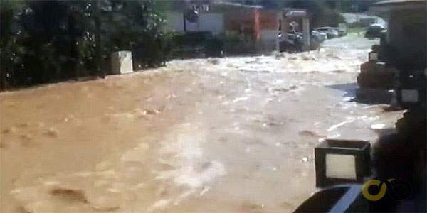 Bodrum, Bitez Atatürk Bulvarı'nda şehir şebeke suyu ana isale hattında patlama