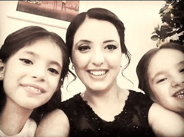 Emine Çankır ile kızları 15 yaşındaki Şevval Çankır ve 10 yaşındaki Elif Ceren Çankır, arşiv