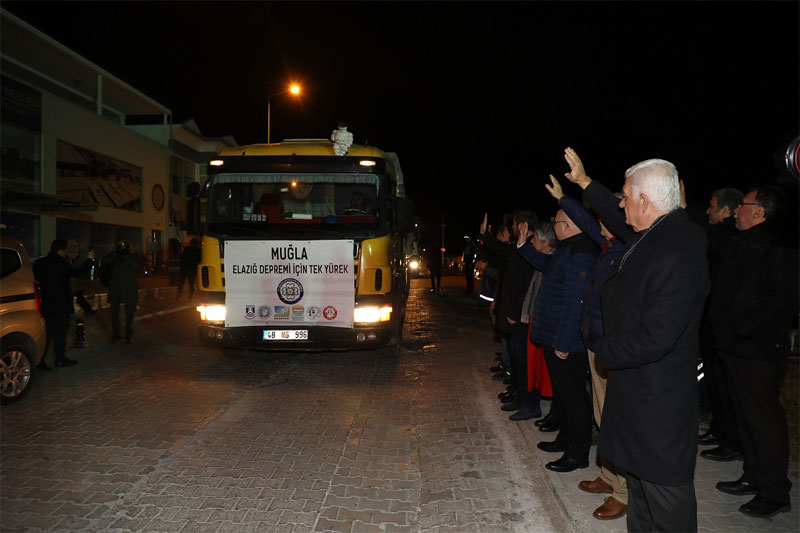 Muğla'dan, Elazığ ve Malatya'ya 9 tır dolusu yardım 1