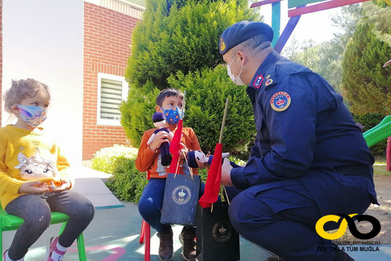 Muğla Jandarma'dan çocuklara 23 Nisan sürprizi 5