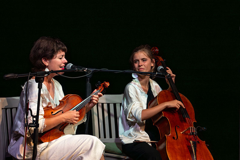 Laia Escartin ve Flavia Escartin’e, Branko Valchev - Eylül 2025 - Gümüşlük