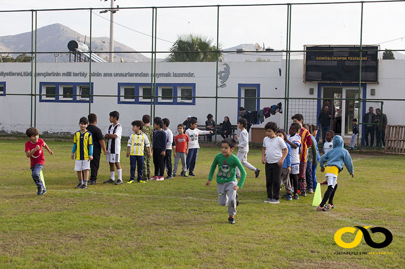 Gümüşlükspor 07-10 yaş grubu futbol eğitimi 10